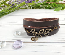 Load image into Gallery viewer, Wrap leather bracelet - Sparrow on a branch
