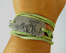 Load image into Gallery viewer, Wrap Leather Bracelet - Wild Flowers
