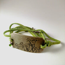 Load image into Gallery viewer, Wrap Leather Bracelet - Wild Flowers
